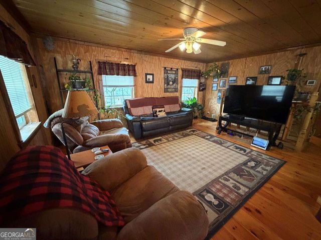 636 Bear Paw Trail, Blue Ridge, GA 30513