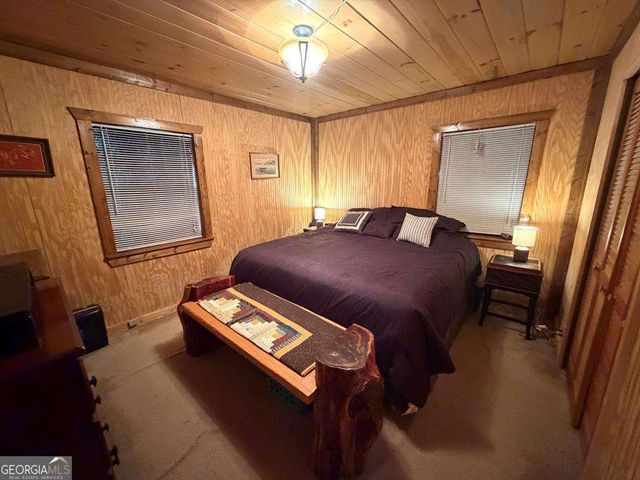 636 Bear Paw Trail, Blue Ridge, GA 30513