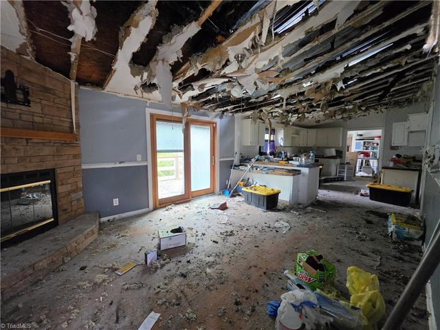 108 carr Street, Jonesville, NC 28642