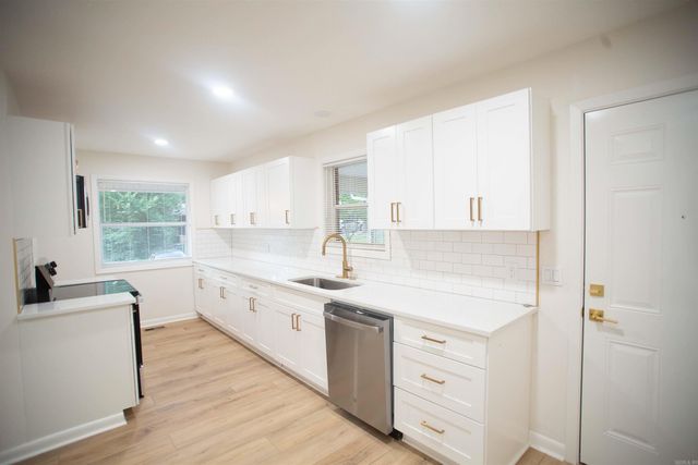 6905 W 34th Street, Little Rock, AR 72204