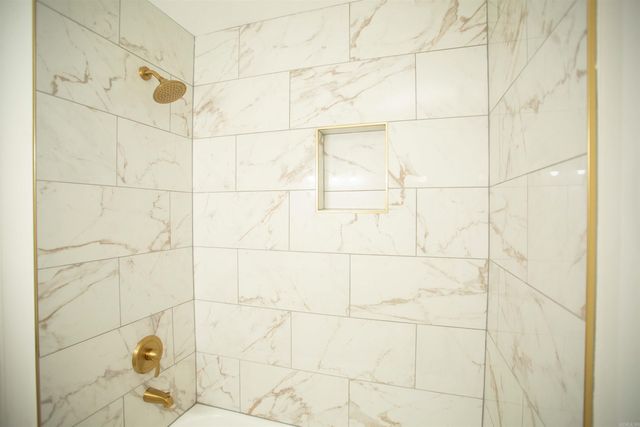 6905 W 34th Street, Little Rock, AR 72204