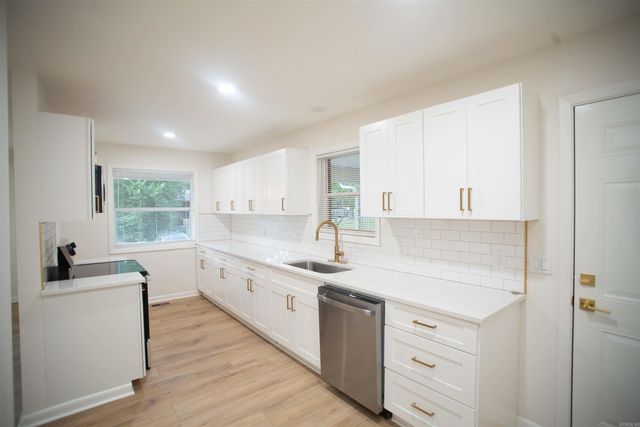 6905 W 34th Street, Little Rock, AR 72204