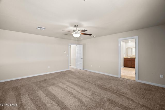 2041 Blue Valley Avenue, Socorro, TX 79927