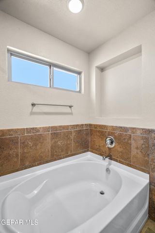 2041 Blue Valley Avenue, Socorro, TX 79927