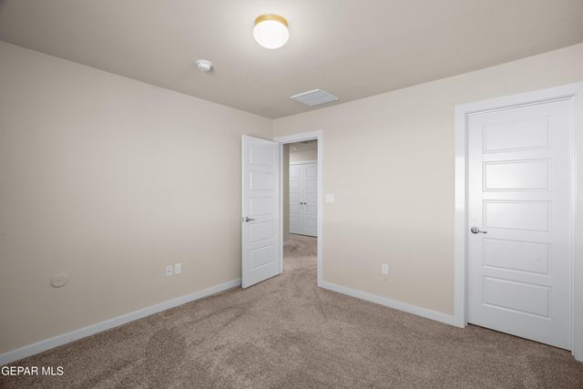 2041 Blue Valley Avenue, Socorro, TX 79927