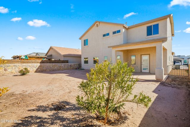 2041 Blue Valley Avenue, Socorro, TX 79927