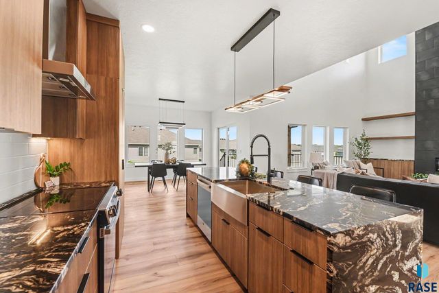 2605 S Maplewood Ave Avenue, Sioux Falls, SD 57110