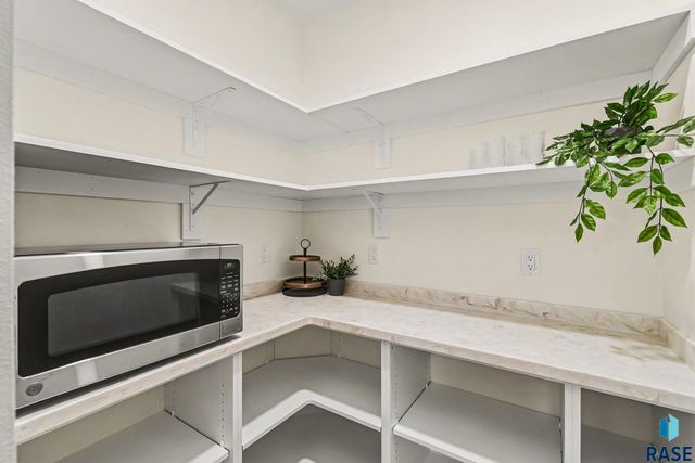 2605 S Maplewood Ave Avenue, Sioux Falls, SD 57110