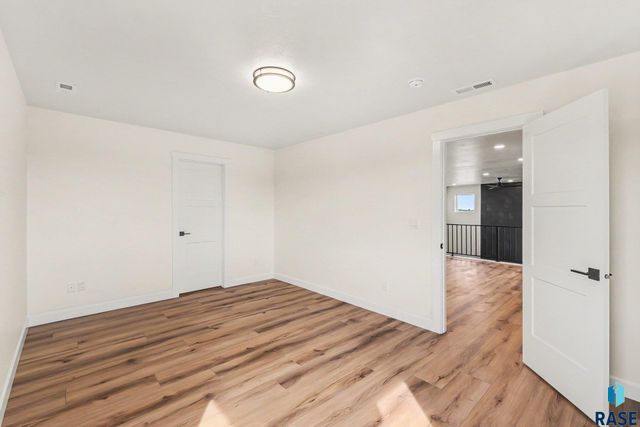 2605 S Maplewood Ave Avenue, Sioux Falls, SD 57110