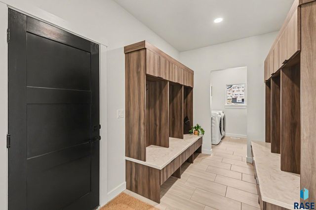 2605 S Maplewood Ave Avenue, Sioux Falls, SD 57110