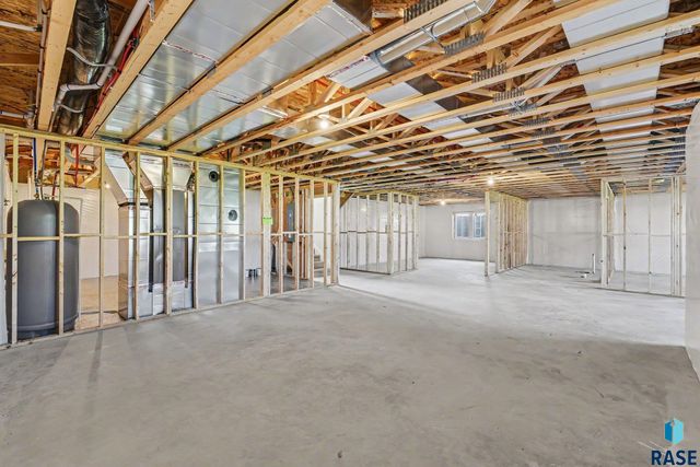2605 S Maplewood Ave Avenue, Sioux Falls, SD 57110