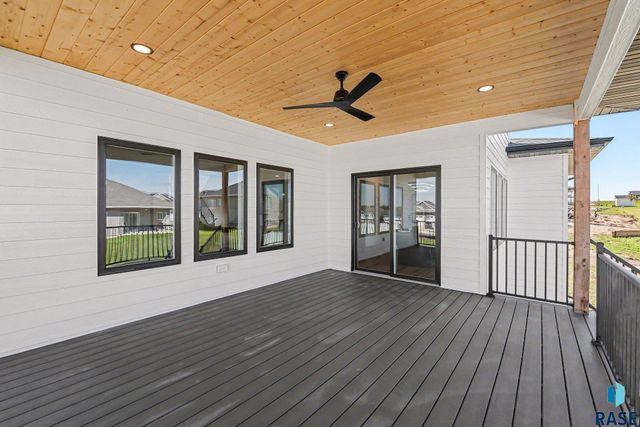 2605 S Maplewood Ave Avenue, Sioux Falls, SD 57110