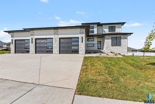 2605 S Maplewood Ave Avenue, Sioux Falls, SD 57110