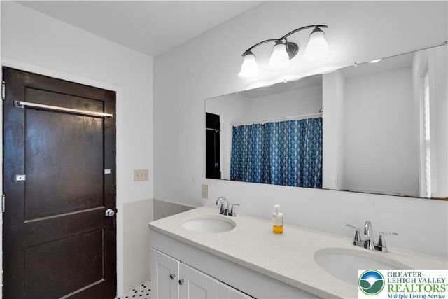 5140 Route 873, North Whitehall Twp, PA 18078