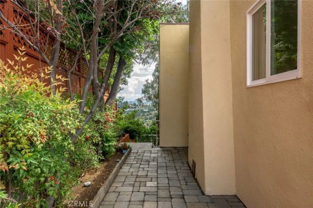 1404 Corona Drive, Glendale, CA 91205