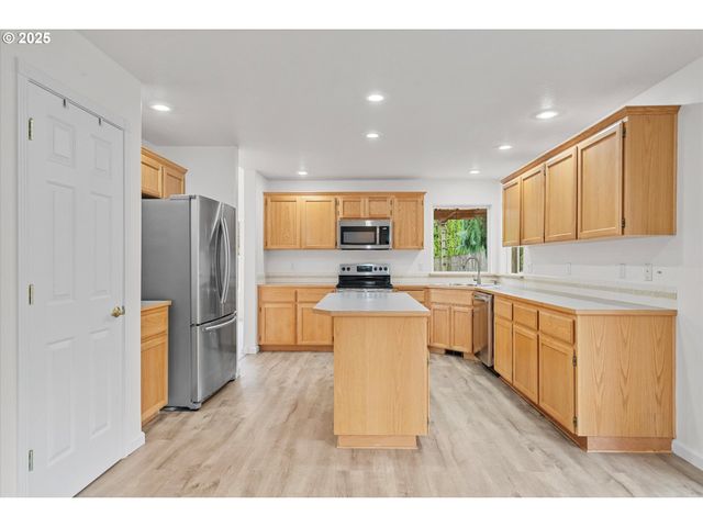 12262 Sw 114TH Ter, Portland, OR 97223