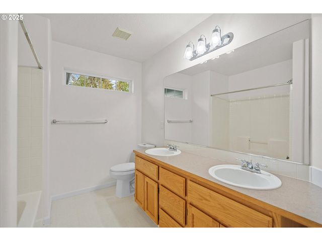 12262 Sw 114TH Ter, Portland, OR 97223