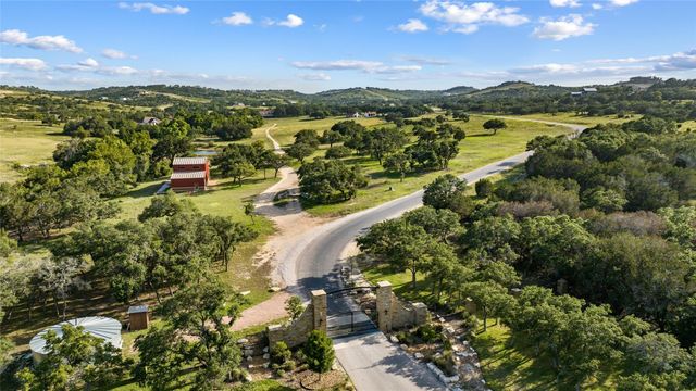 105 Majestic Hills DR, Blanco, TX 78606