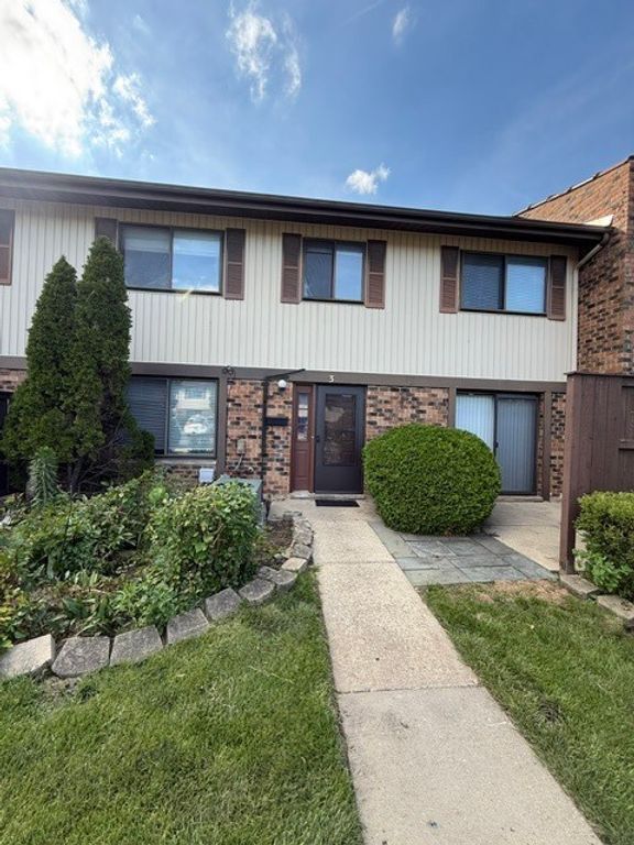 3 TOWER Court, Downers Grove, IL 60516