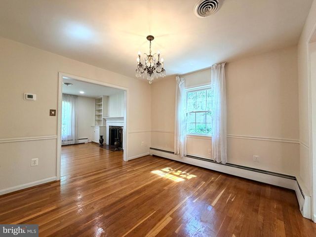 7529 CAYUGA AVE, Bethesda, MD 20817