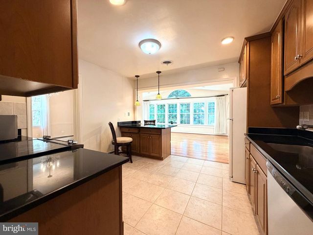 7529 CAYUGA AVE, Bethesda, MD 20817