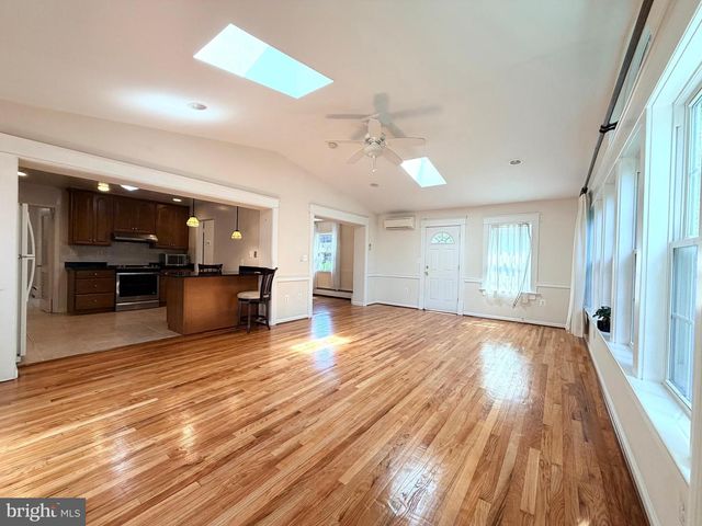 7529 CAYUGA AVE, Bethesda, MD 20817