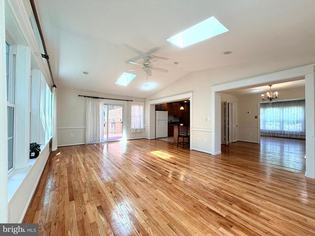 7529 CAYUGA AVE, Bethesda, MD 20817