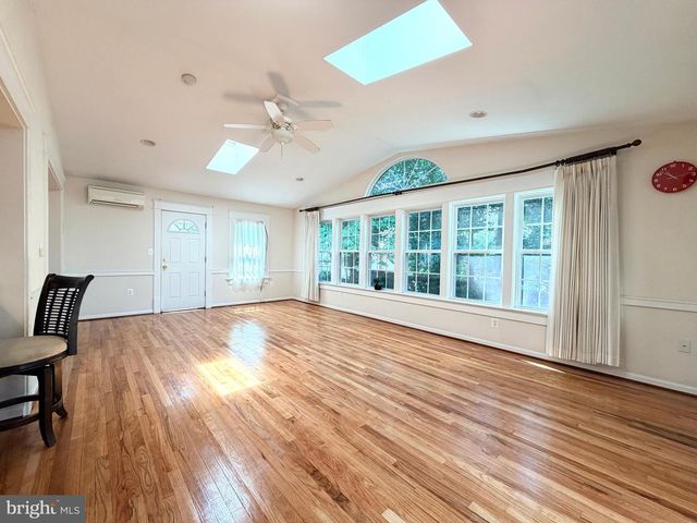 7529 CAYUGA AVE, Bethesda, MD 20817