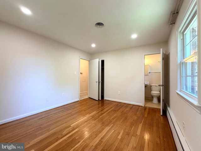 7529 CAYUGA AVE, Bethesda, MD 20817