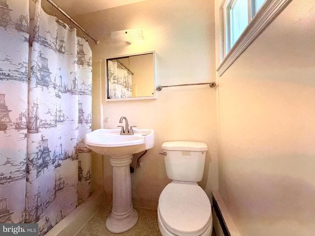 7529 CAYUGA AVE, Bethesda, MD 20817