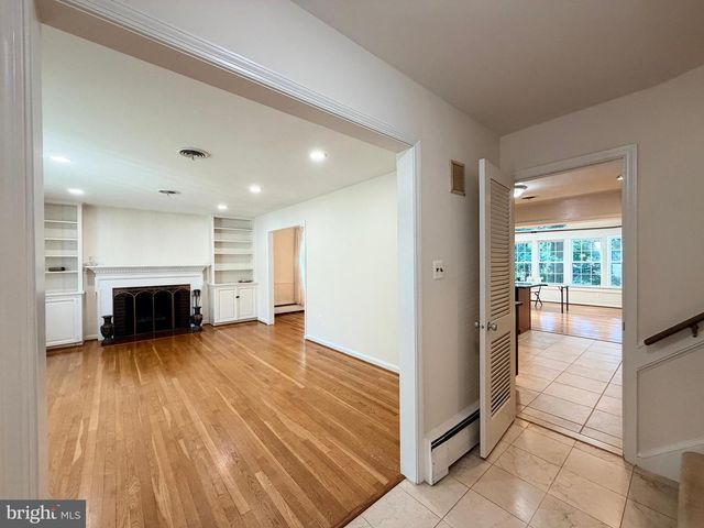 7529 CAYUGA AVE, Bethesda, MD 20817