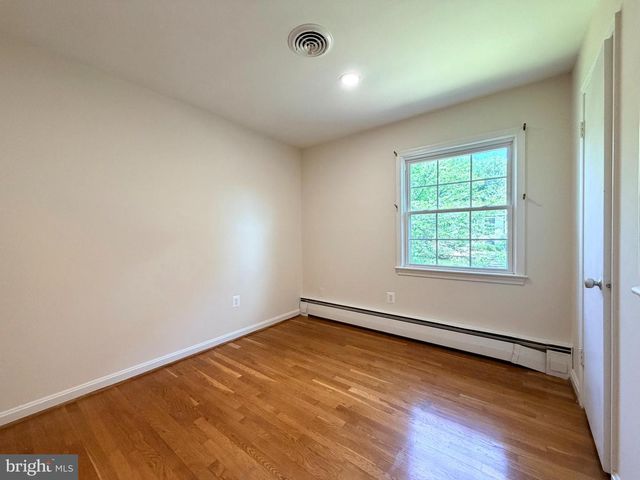 7529 CAYUGA AVE, Bethesda, MD 20817