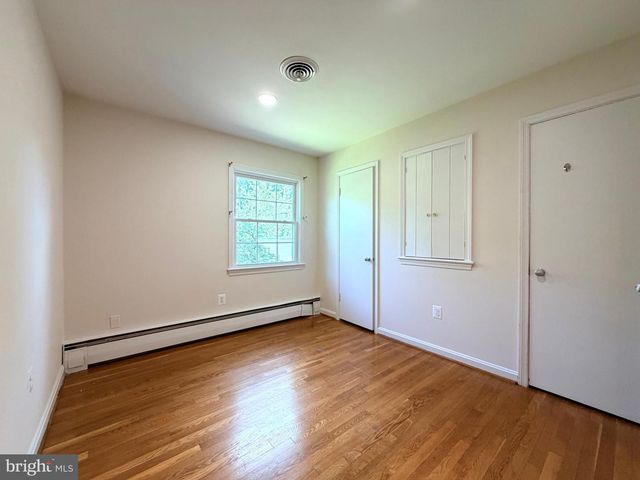 7529 CAYUGA AVE, Bethesda, MD 20817