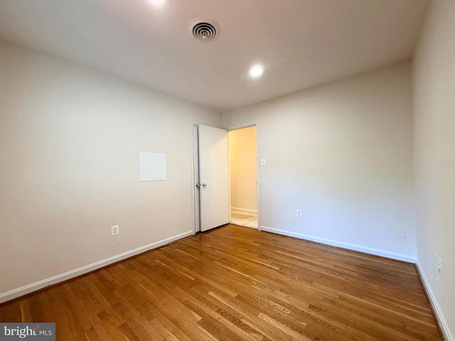 7529 CAYUGA AVE, Bethesda, MD 20817