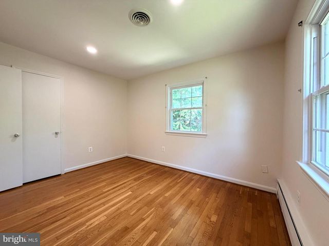 7529 CAYUGA AVE, Bethesda, MD 20817
