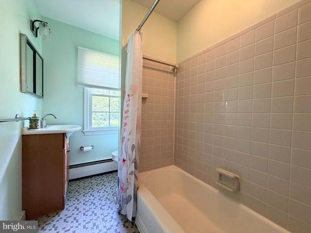 7529 CAYUGA AVE, Bethesda, MD 20817