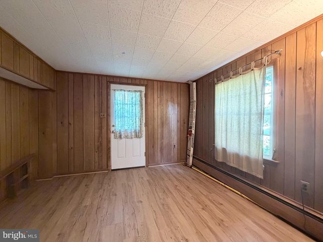 7529 CAYUGA AVE, Bethesda, MD 20817
