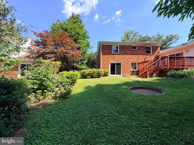 7529 CAYUGA AVE, Bethesda, MD 20817