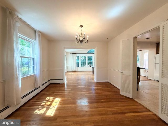 7529 CAYUGA AVE, Bethesda, MD 20817
