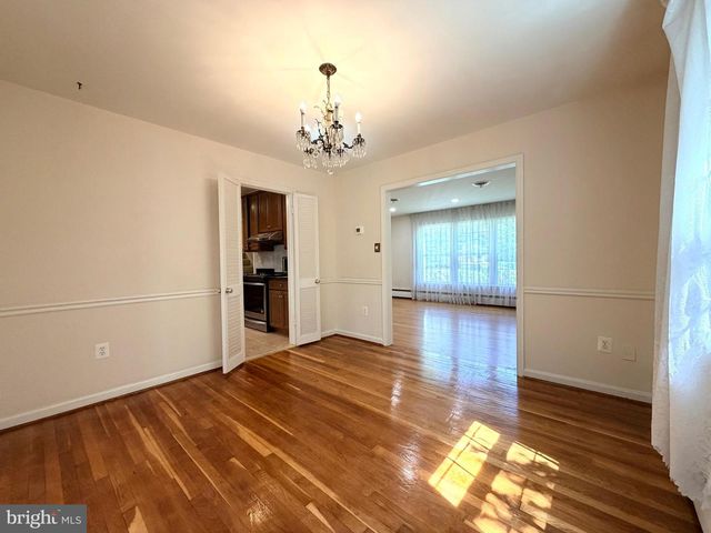 7529 CAYUGA AVE, Bethesda, MD 20817
