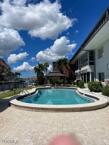 632 Victoria DR 201, Cape Coral, FL 33904