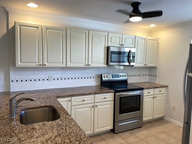 632 Victoria DR 201, Cape Coral, FL 33904