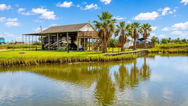 1273 Diamond Road, Crystal Beach, TX 77650