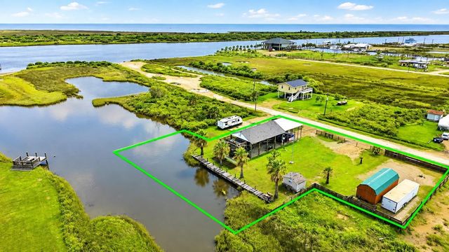 1273 Diamond Road, Crystal Beach, TX 77650