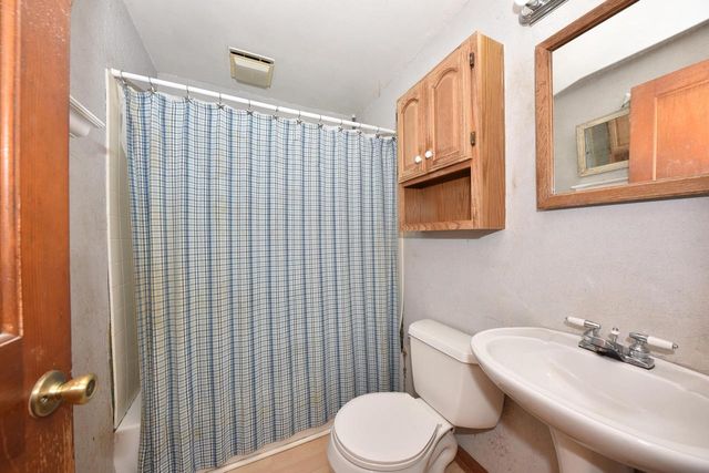 4720 W Montrose AVENUE, Milwaukee, WI 53219