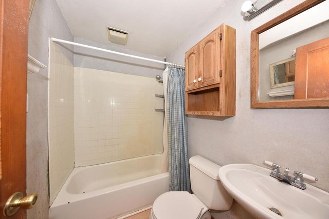 4720 W Montrose AVENUE, Milwaukee, WI 53219