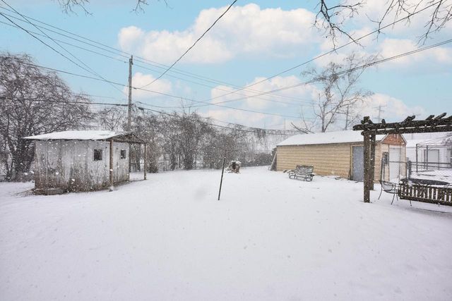 4720 W Montrose AVENUE, Milwaukee, WI 53219