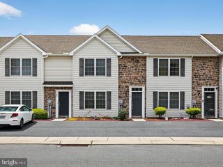 110 REDSTONE DR, Denver, PA 17517