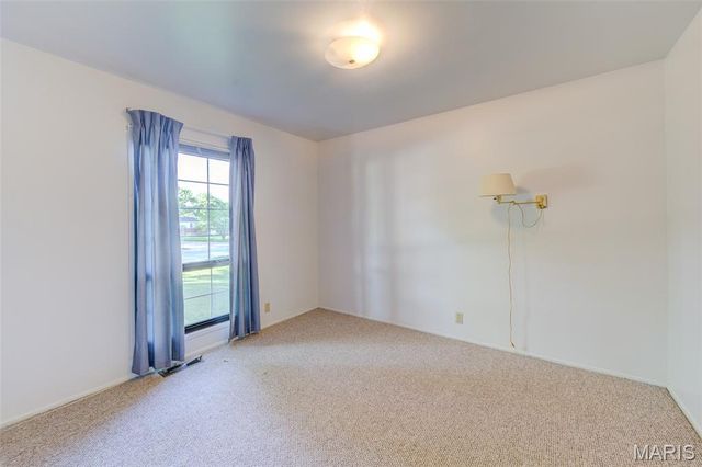 3975 Highwillow Drive, Florissant, MO 63033