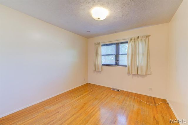 3975 Highwillow Drive, Florissant, MO 63033